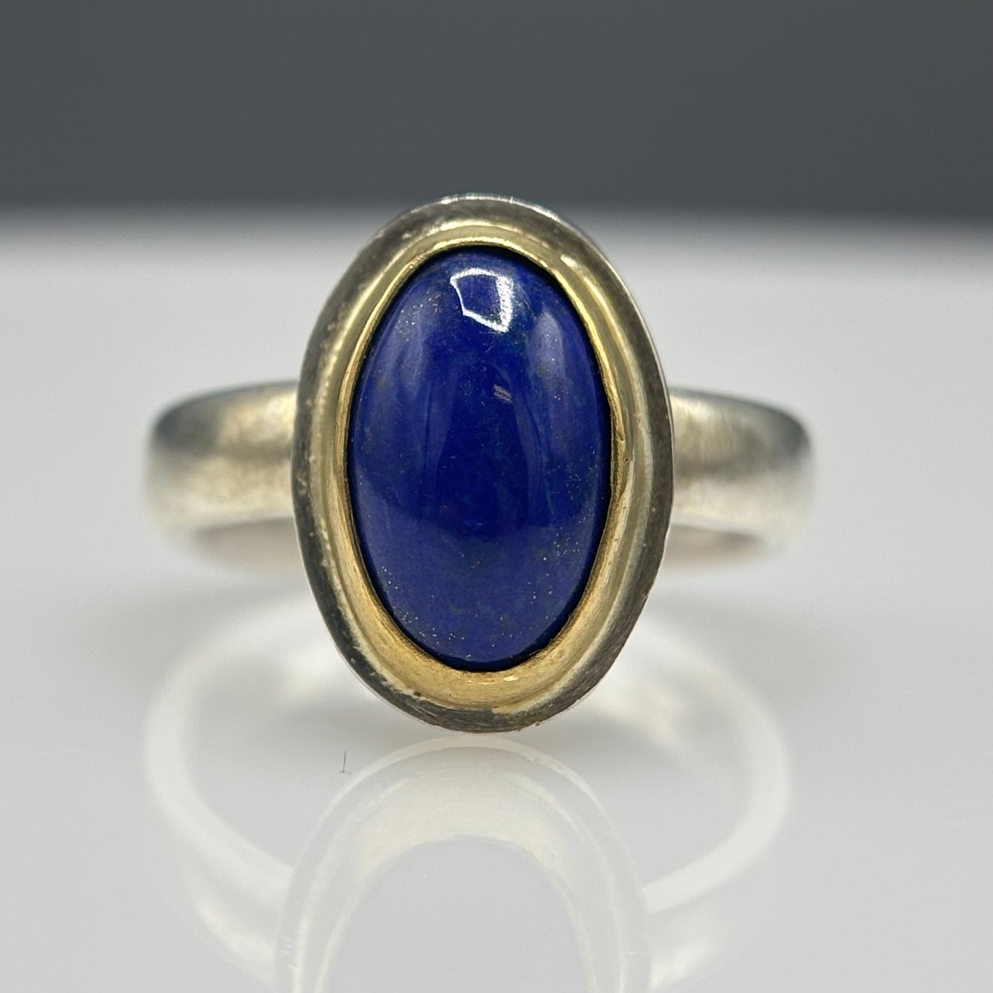 Anthony Feiler – Ring: Lapis Lazuli with 18ct Gold Bezel on Brushed Silver Band