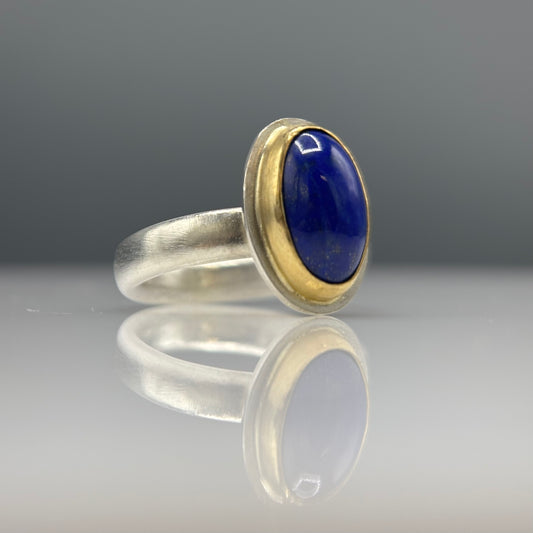 Anthony Feiler – Ring: Lapis Lazuli with 18ct Gold Bezel on Brushed Silver Band